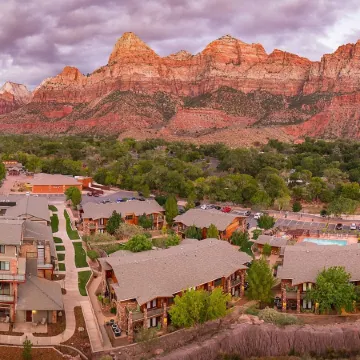 Cable Mountain Lodge