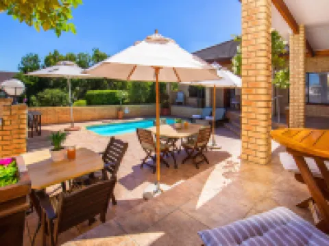 アンバー ゲスト ロッジ クニスナのホテル