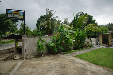 Zamzam Anjani Villa Lombok Отели рядом с достопримечательностью «Selong Belanak Beach»