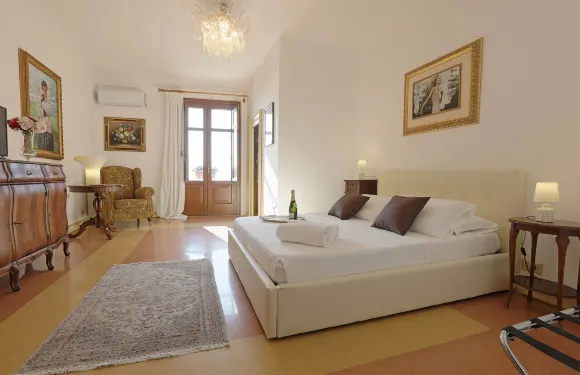 阿特尼亞奢華套房酒店