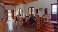 Pukyo Bed and Breakfast Belgian Lao - breakfast