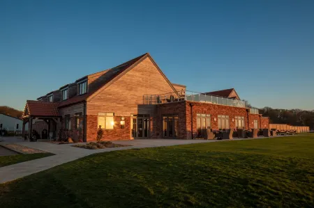 Heacham Manor Hotel Отели рядом с достопримечательностью «Макдоннелл Караванс»