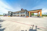 Super 8 by Wyndham San Antonio/Riverwalk Area Hotels in San Antonio