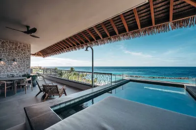 Kontiki Beach Resort Các khách sạn gần mural