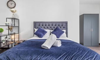 Modern Spacious Sleeps 4 Studio Golders Green