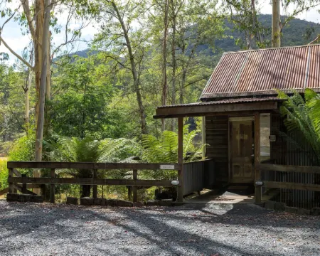 Toorongo Valley Estate Hotels in Noojee