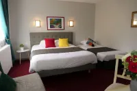 Le Canada Hotels in Ouistreham