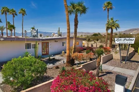 Lido Palms Resort & Spa Отели рядом с достопримечательностью «Ту Банч Палмс Элементари Скул»