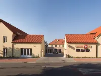ドルチェ ヴィラ ホテル ヴァーツラフハヴェル国際空港周辺のホテル