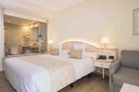 Hotel Port Salins by Pierre & Vacances Hotels in Castelló d'Empúries