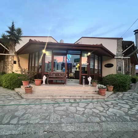 Grenadine Lodge