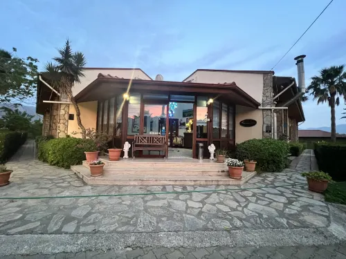 Grenadine Lodge