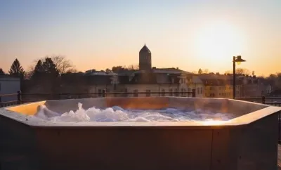 Home Hotel Slottsparken Hotels near Linköpings universitetsbibliotek, Vallabiblioteket