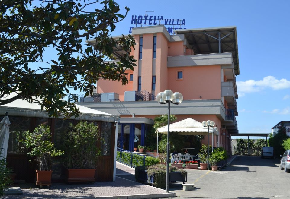 hotel overview picture