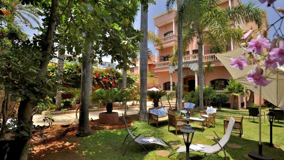 Lhostel