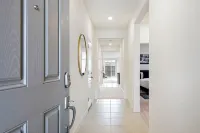 Stylish Sleek 4Br Nevada Home Near Downtown Reno Hoteles en Sparks