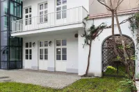 主廣場華麗薄荷公寓飯店 住宿飯店