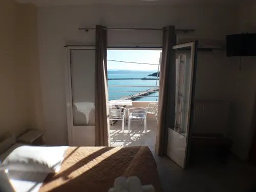 Harbour View - Oceanis Apartments - balcón