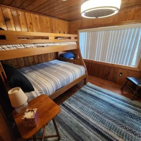 2 bedroom Cabin, perfect beach getaway
