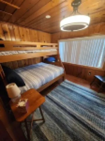 2 bedroom Cabin, perfect beach getaway