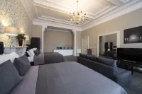 Grosvenor Suites - Condos