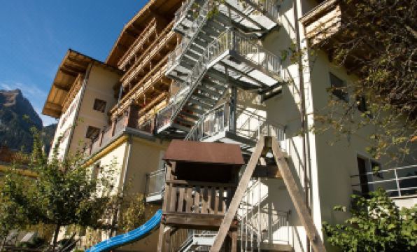Superior Hotel Persal