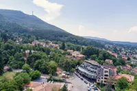 All Seasons Residence Hotel - Free Parking Hotels in Sofia