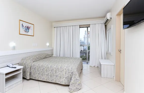 新漢堡蘇亞雷斯行政酒店