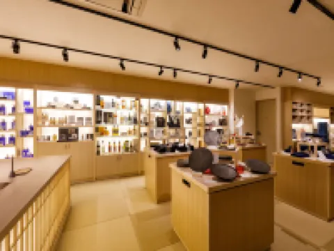 Lake Shikotsu Tsuruga Bessou Ao No Za