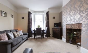 Bootham Apartment 32 - Free Parking - Five Minute Walk to York Minster - Housity