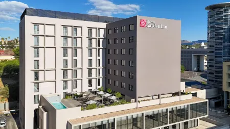 Hilton Garden Inn Windhoek Отели в г. Виндхук