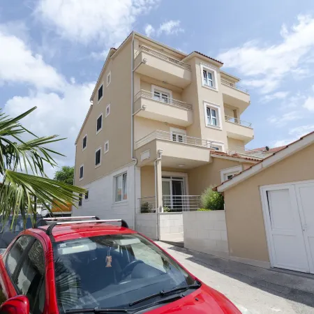 Apartments Frane