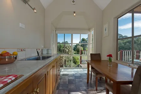 Crabtree Riverfront Cottages Beautiful Peaceful Location Relax & Enjoy Отели в г. Снаг