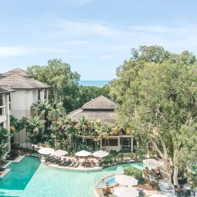 Pullman Palm Cove Sea Temple Resort and Spa Hotels near Harry Doyle Pickles winter off leash dog beach