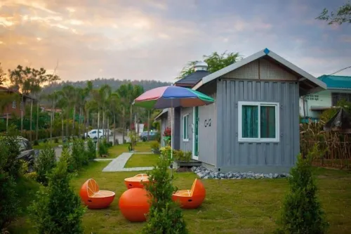 Crystal Box Hotel