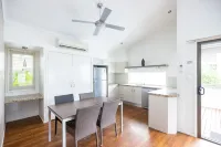 Nrma Treasure Island Holiday Resort - parking