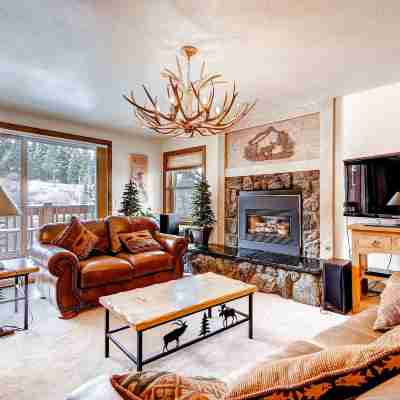 Tyra Summit B-2-C Rooms