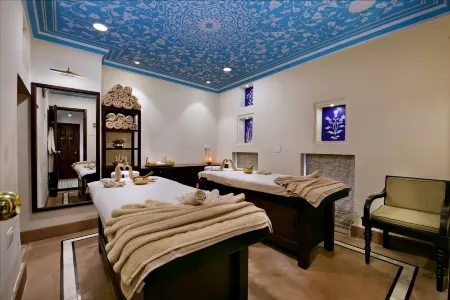 BrijRama Palace, Varanasi - by the Ganges