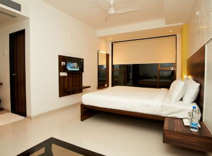 Hotel G-Square - Shirdi
