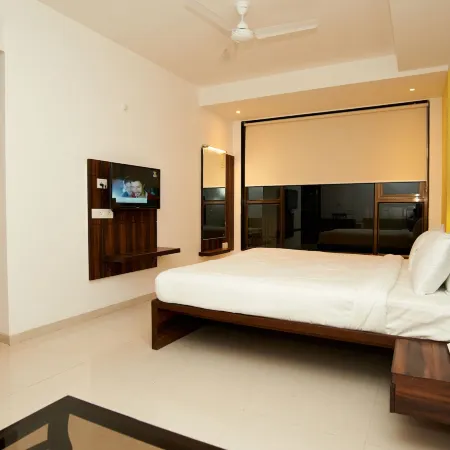 Hotel G-Square - Shirdi