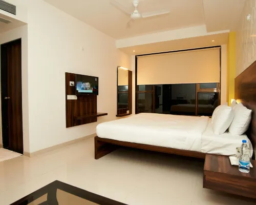 Hotel G-Square - Shirdi โรงแรมในเชอร์ดิ