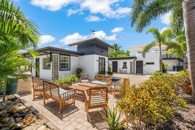 Haley's at Anna Maria Island Inn Отели рядом с достопримечательностью «Alvin's Island - Holmes Beach #753»