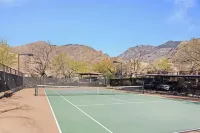 Mountain View, Resort Style Condo