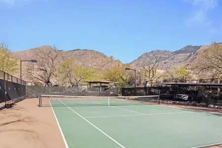 Mountain View, Resort Style Condo Отели в г. Каталина Футхилс