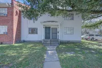 Walk to Tiger Stadium / Near Downtown / King Bed Hotel in zona Louisiana State University