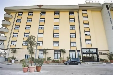 Hotel Residence Federiciano Отели в г. Bitritto