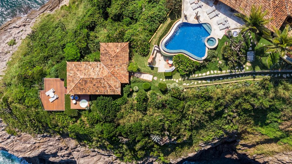 Cliffside Luxury Inn