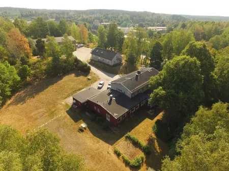 Brukshotellet Skinnsberg Отели в г. Фагерста