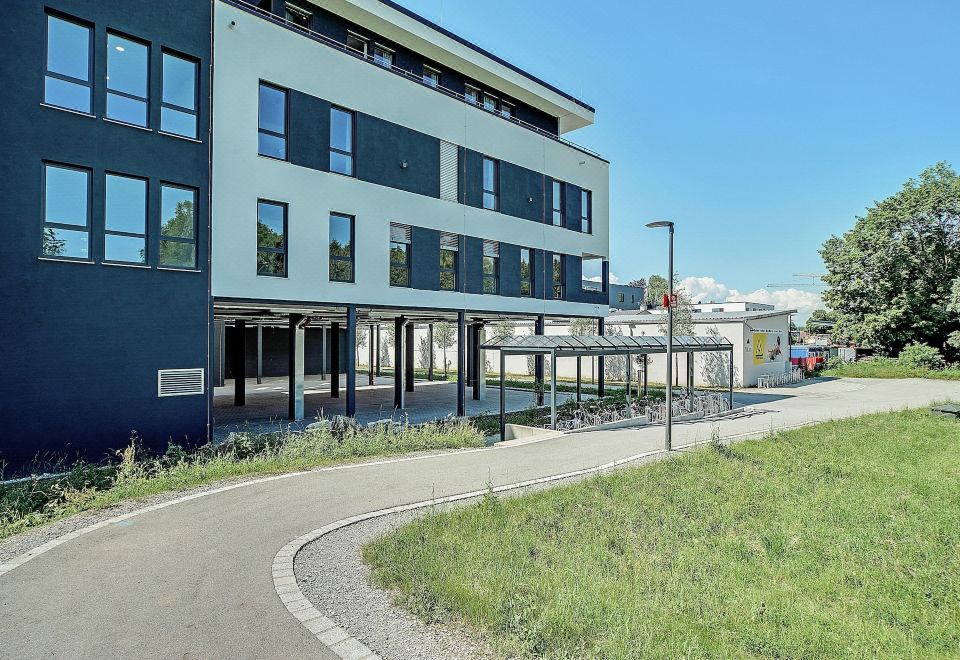 Bright Rosenheim Aicherpark 외관