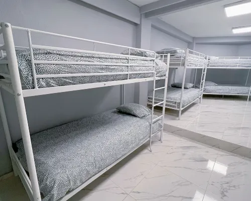 Hostel Acacias Hotels near ارجانزويلا